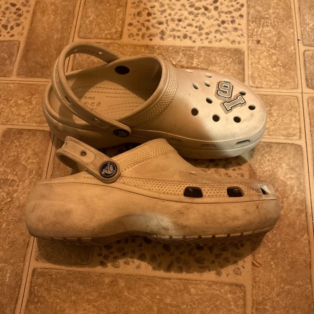 Platform Classic Beige Crocs Clogs